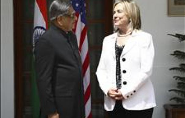 Hillary Clinton afianza los lazos estratégicos de EEUU con la India