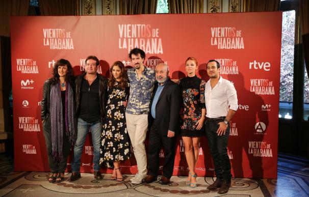 Félix Viscarret lleva al cine al "personaje legendario" Mario Conde, de las obras de Padura, en 'Vientos de La Habana'