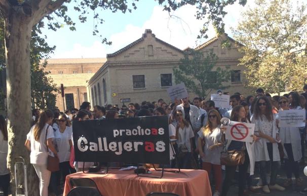 Estudiantes de la rama sanitaria del CEU denuncian "perjuicios y ansiedad" por el retraso en la asignación de prácticas
