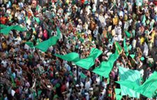 Gadafi asegura que "liberará" Libia con marchas multitudinarias de civiles