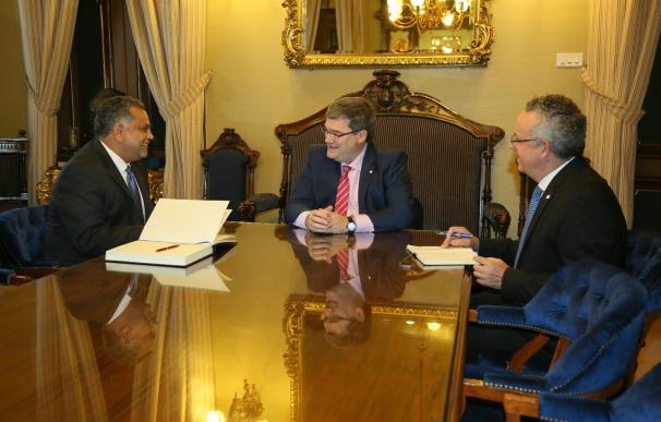 El alcalde de Bilbao recibe al nuevo cónsul de Francia