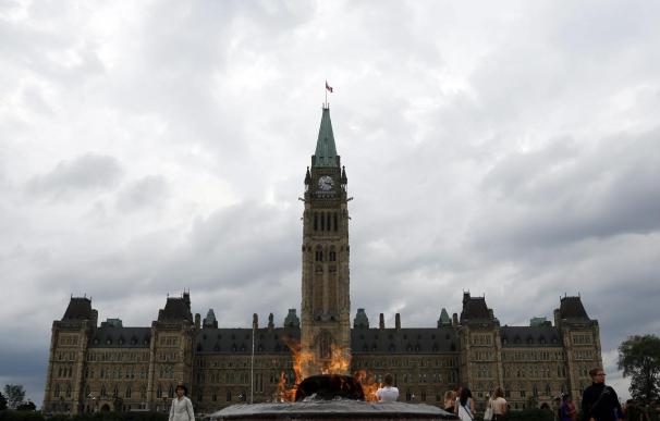 El Parlamento canadiense aprueba el envío de cazas para combatir al EI en Irak