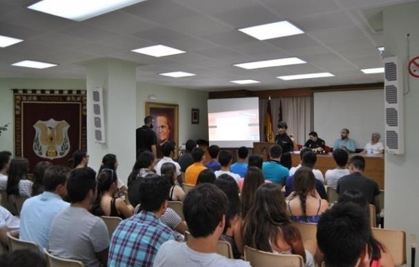La Policía Nacional impartirá charlas en colegios mayores de Oviedo para la prevención de las novatadas