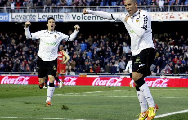 Plácida goleada del Valencia ante un débil Sporting