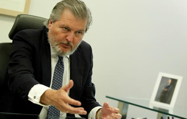 Méndez de Vigo advierte de que sin nuevos presupuestos no habrá incremento para becas en 2017