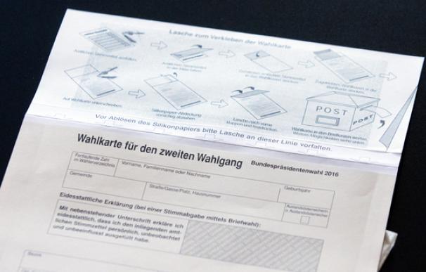 Aplazan las presidenciales en Austria por el pegamento de los sobres del voto por correo