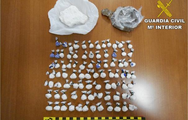 Detenidos dos hombres en El Campello por vender cocaína 'a domicilio' mediante Whatsapp