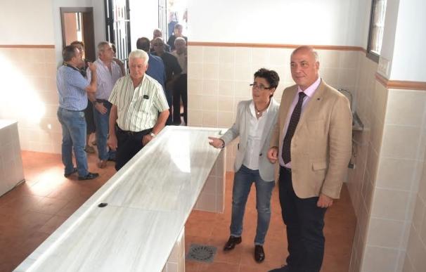 El presidente de la Diputación inaugura la plaza de abastos de Fuente Tójar tras su rehabilitación