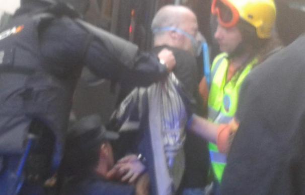 Seis heridos leves y tres detenidos en la concentración de 'Rodea el Congreso'