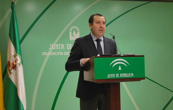 Ruiz Espejo espera que el Ayuntamiento tenga "la misma respuesta" con el metro que la Junta con el Benítez