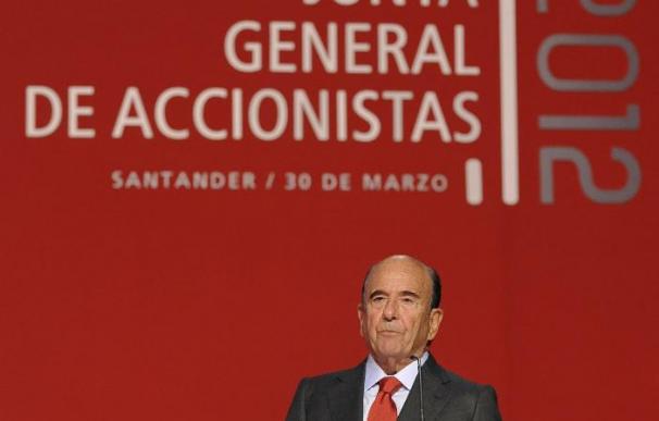 Botín rebajó su remuneración total un 32% en 2012 y Sáenz un 29%