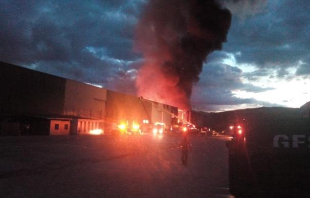 Junta y Gobierno colaborarán para garantizar seguridad en los polígonos industriales de Chiloeches tras nuevo incendio