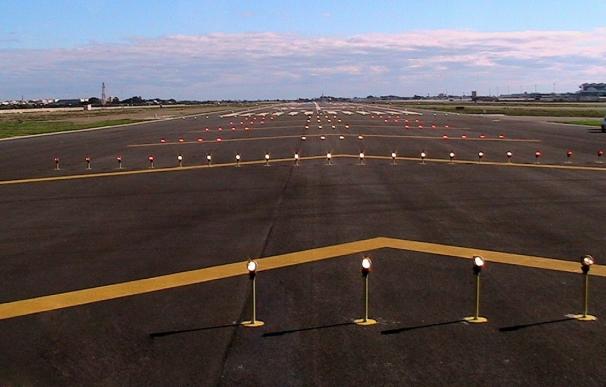 C's critica que la segunda pista del aeropuerto esté "prácticamente en desuso" y sin mantenimiento adecuado
