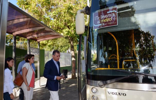 El alcalde de Tomares espera que las lanzaderas "se consoliden para acercar a los vecinos al metro"