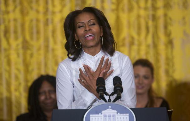 Michelle Obama se pasa al yoga y no piensa en la cirugía estética al cumplir 50 años