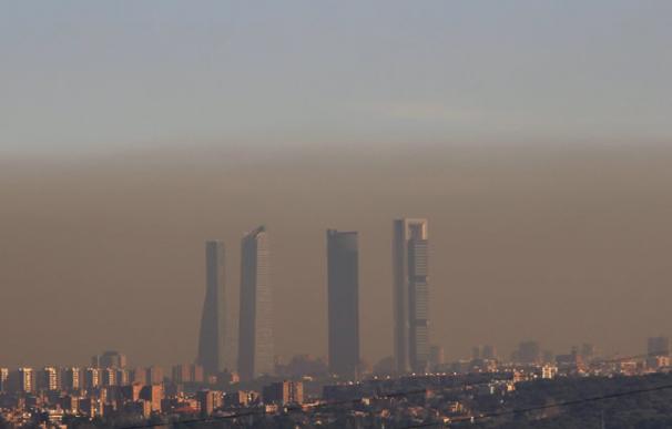 Madrid, 'coronada' por la 'boina' de contaminación.