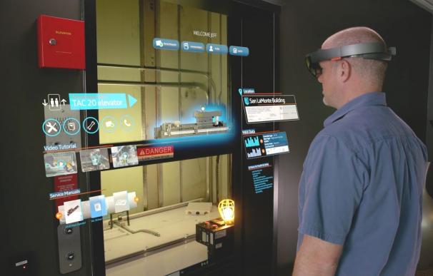 thyssenkrupp incorpora HoloLens a la actividad de sus 24.000 técnicos de mantenimiento de ascensores