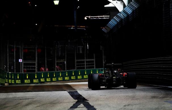 Alonso y Sainz empiezan en el 'Top 10' y Rosberg saca el orgullo de Mercedes