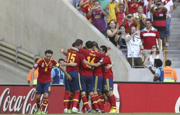 Los jugadores de España celebran un gol ante Nigeria