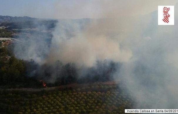 Declarado otro fuego forestal entre Bolulla y Callosa d'En Sarrià (Alicante)