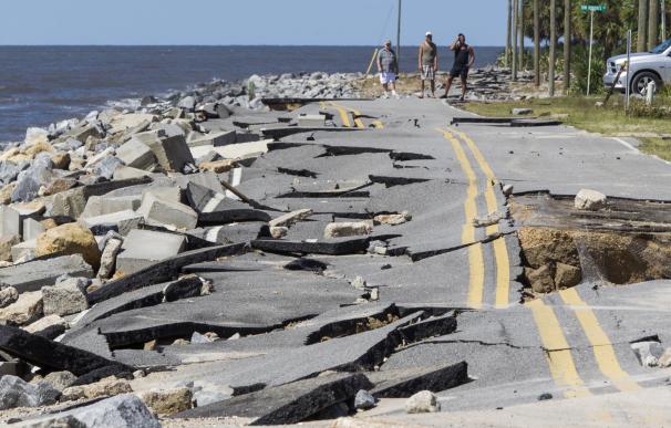 Herminia pasa a la categoría de tormenta tropical después de dejar dos muertos en EE.UU