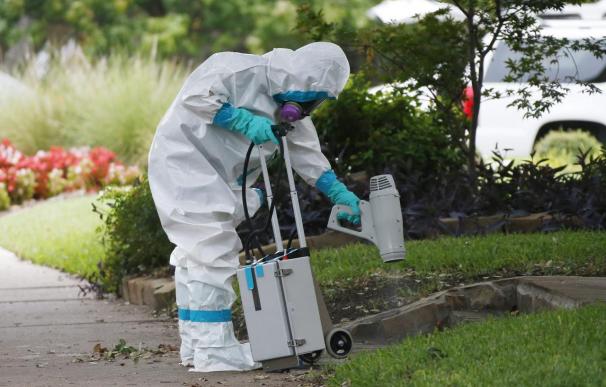 EE.UU. crea equipos de élite para controlar los hospitales con casos de ébola