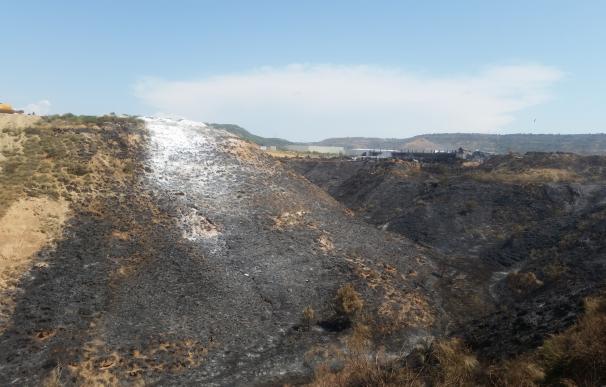 Extinguido el incendio de la planta de reciclaje de Chiloeches (Guadalajara) y desactivado el nivel 1 de emergencia