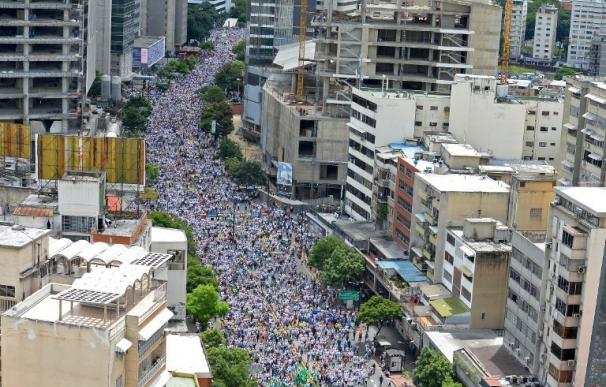 Activistas opositores marchan en Caracas el 1 de septiembre