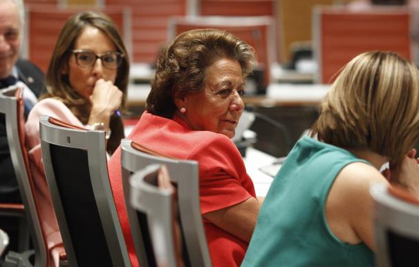 Rita Barberá, sustituida por dos compañeros del PP en las comisiones del Senado al confirmarse su ausencia