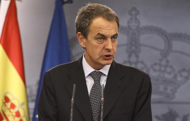 (Ampl.) Zapatero anuncia la aprobación el 19 de agosto de un decreto para acelerar la reducción del déficit