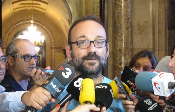 La CUP llama a SíQueEsPot a defender un referéndum y avisa a Puigdemont de que no podrá pactarlo