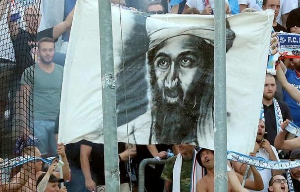 Fans del Hansa Rostock desplegaron una pancarta de Bin Laden el 11 de septiembre