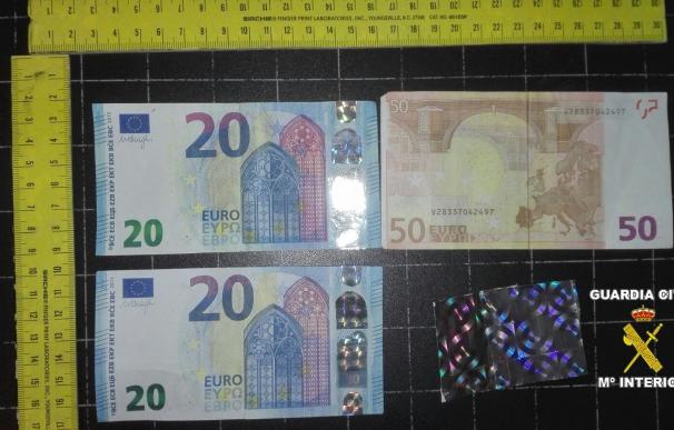 Detenidos tres vecinos de Maliaño por usar billetes falsos en la zona oriental de Asturias