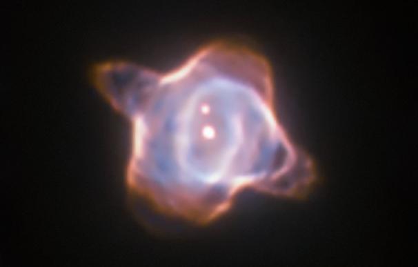 El telescopio Hubble observa el renacer de las estrellas en un flash