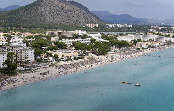 Sant Antoni (Ibiza) es el municipio que más baja precios en septiembre en comparación con agosto, según Trivago