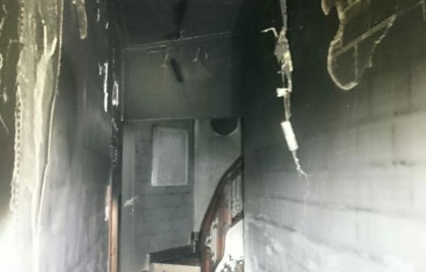 Rescatadas tras un incendio 6 personas alojadas en unos apartamentos turísticos en Xàtiva