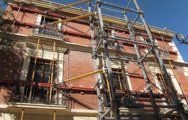 El Gobierno ultima un plan que permitirá financiar hasta el 30% de las obras de rehabilitación de edificios antiguos.