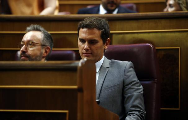 Rivera sugiere que el Congreso informe al Banco Mundial de que la propuesta de Soria es "voluntad exclusiva" de Rajoy