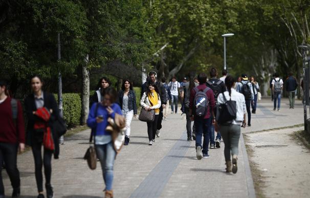 Alumnos y profesores suspenden a la Universidad española, según una consulta pública de la CNMC