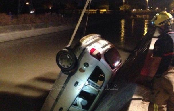 Recuperado del canal de Torreblanca un coche arrojado al agua tras ser robado