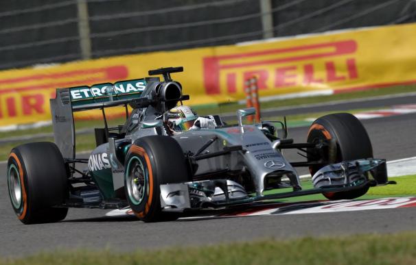 Hamilton lidera otro nuevo dominio de Mercedes en Suzuka, con la amenaza de un tifón