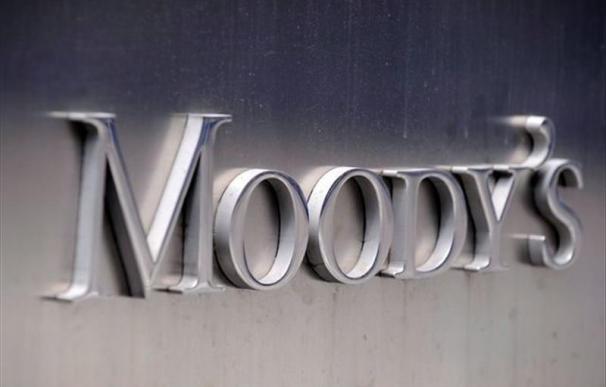 Moody's advierte de que la liquidez y financiación siguen siendo los retos de la banca española