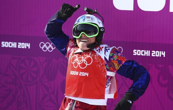 La checa Samkova gana el oro en snowboard cross