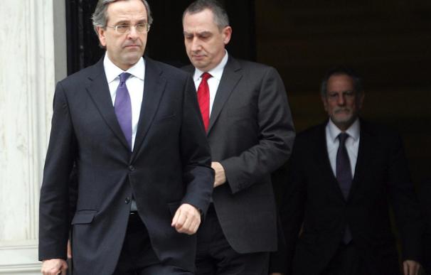Grecia y la "troika" acercan posiciones sobre los recortes a cambio de préstamo