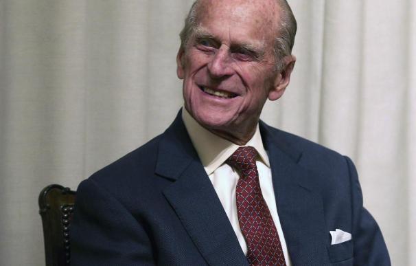 El duque de Edimburgo reaparece dos meses después de ser operado