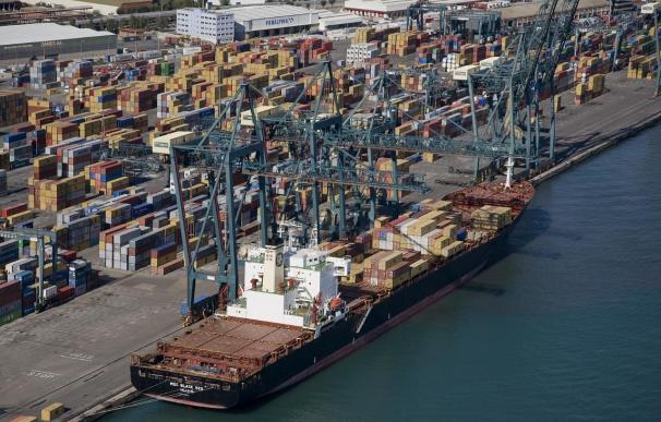 Los puertos de Barcelona y Tarragona aumentan sus exportaciones en el primer semestre