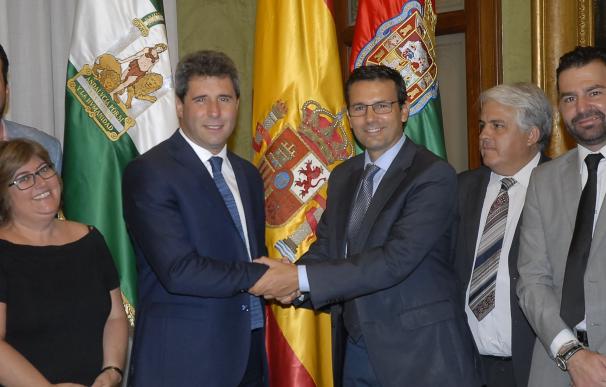 El alcalde recibe al presidente de la Unión Iberoamericana de Municipalistas