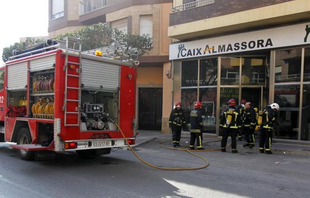Grave una mujer tras prenderse fuego en una sucursal de Almassora (Castellón)