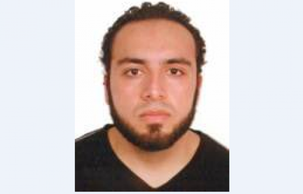 La policía busca Ahmad Khan Rahami en relación con las explosiones de Nueva York