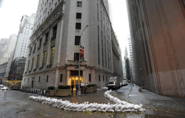 La Bolsa de Nueva York también cerrará el martes debido al huracán Sandy